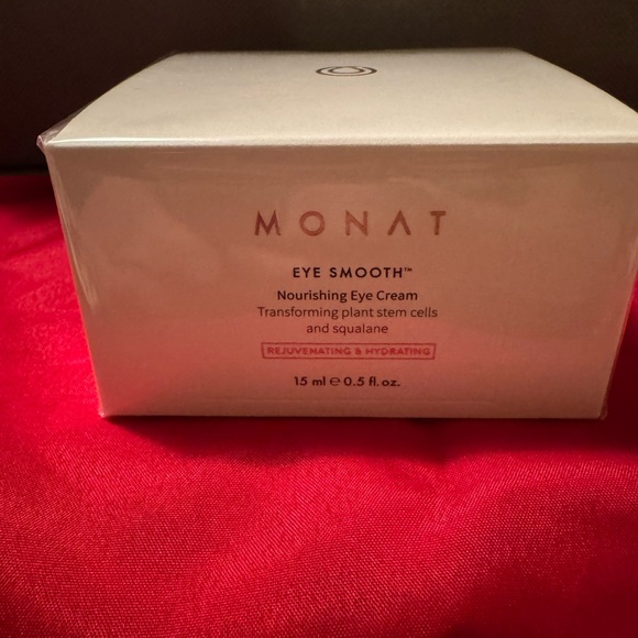 Monat Smooth Nourishing Eye Cream